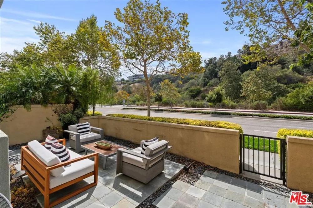 13027 Bluff Creek Drive #30 Playa Vista, CA 90094