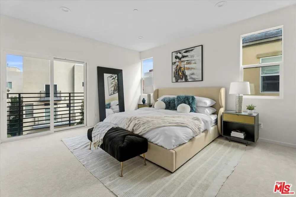 13027 Bluff Creek Drive #30 Playa Vista, CA 90094