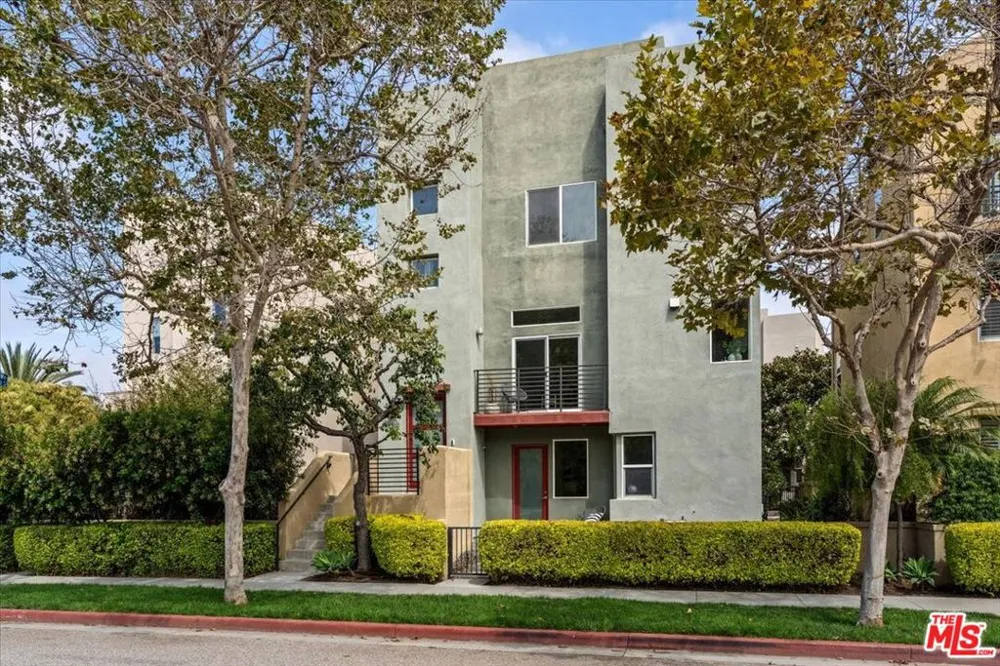 13027 Bluff Creek Drive #30 Playa Vista, CA 90094