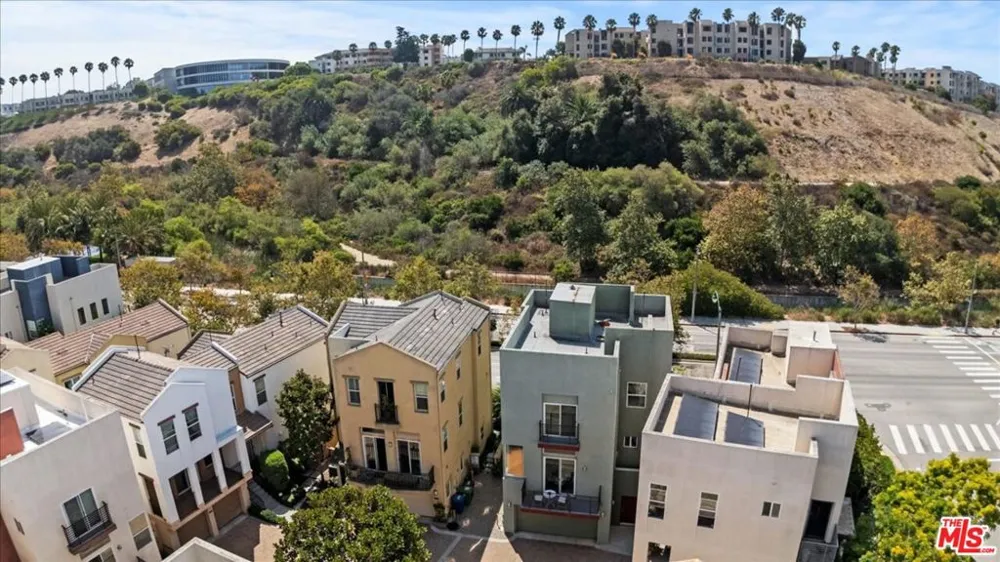 13027 Bluff Creek Drive #30 Playa Vista, CA 90094