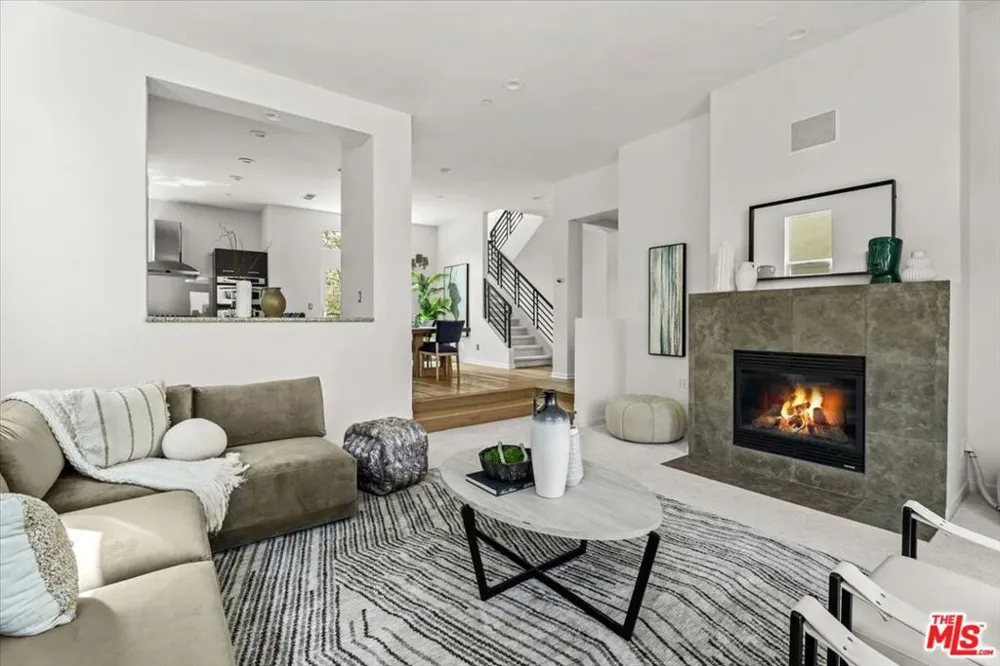 13027 Bluff Creek Drive #30 Playa Vista, CA 90094