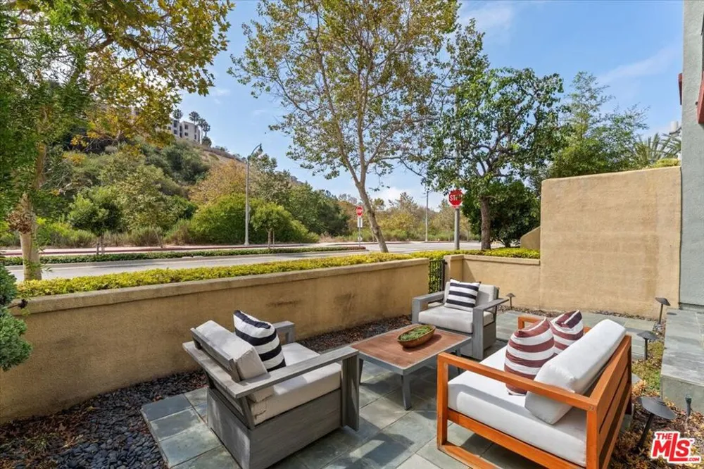 13027 Bluff Creek Drive #30 Playa Vista, CA 90094