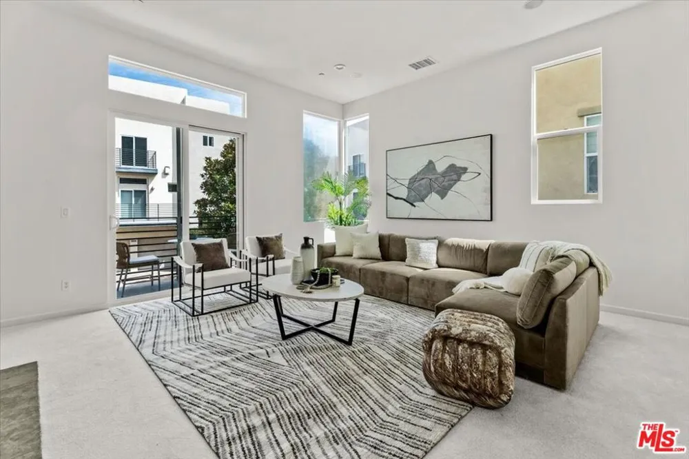 13027 Bluff Creek Drive #30 Playa Vista, CA 90094