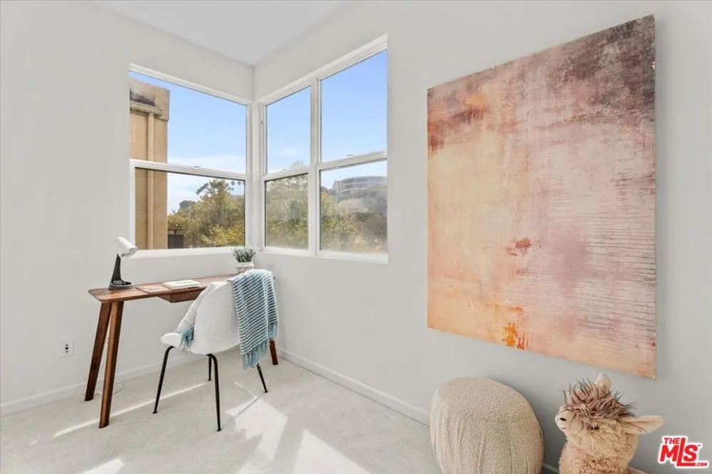 13027 Bluff Creek Drive #30 Playa Vista, CA 90094