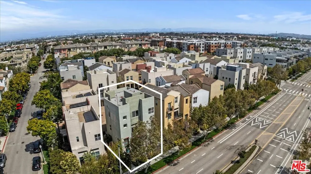 13027 Bluff Creek Drive #30 Playa Vista, CA 90094
