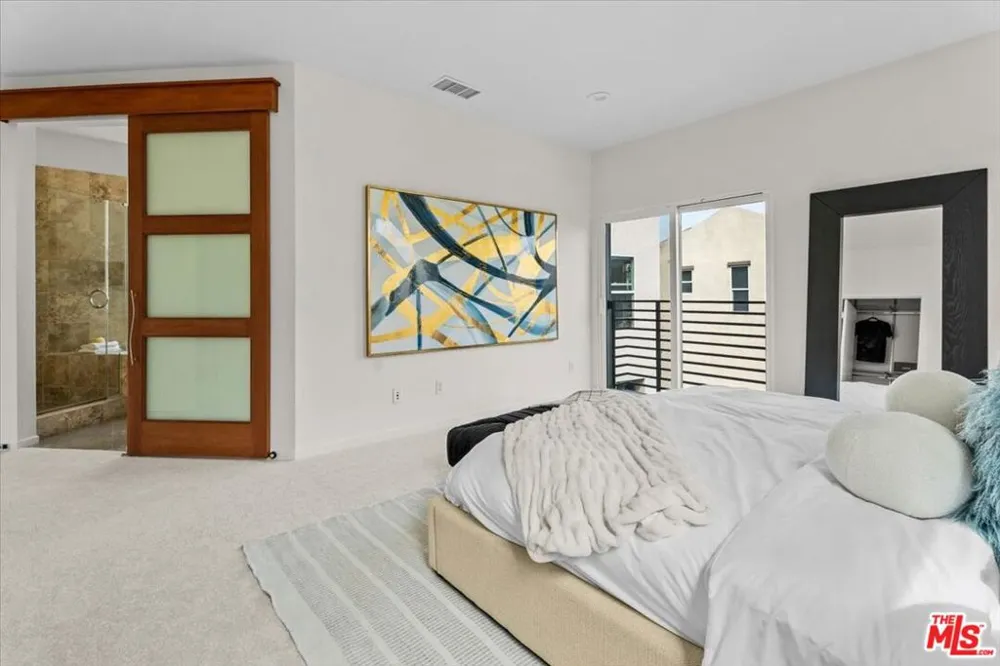 13027 Bluff Creek Drive #30 Playa Vista, CA 90094
