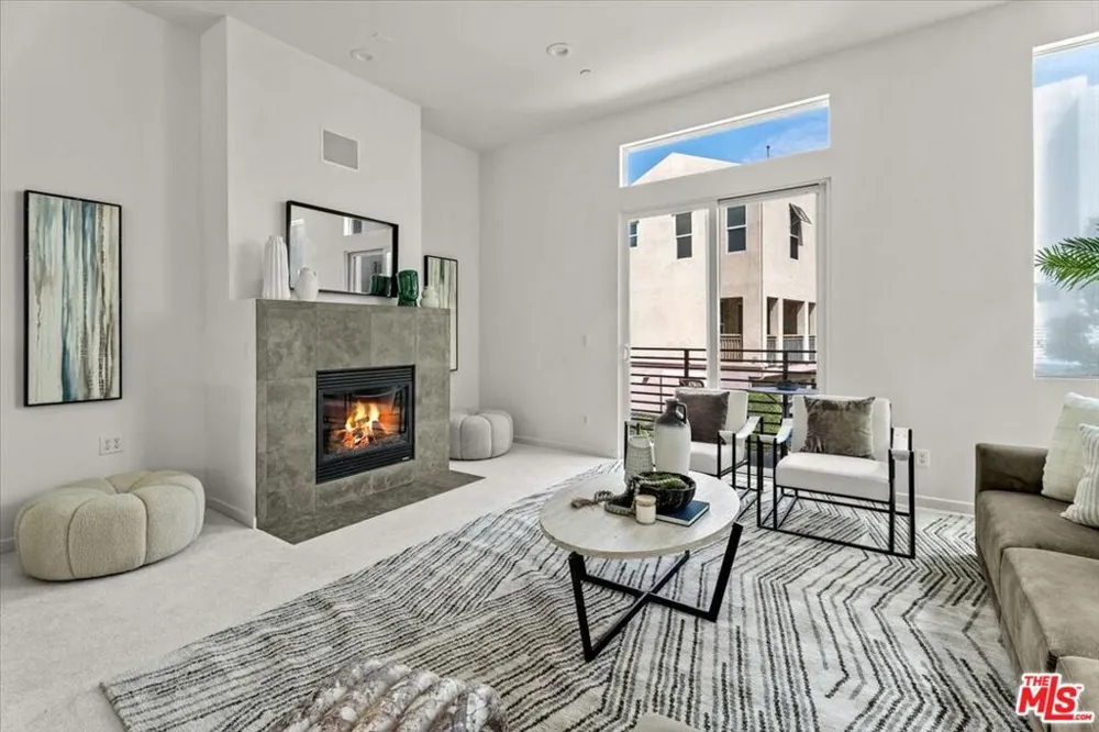 13027 Bluff Creek Drive #30 Playa Vista, CA 90094