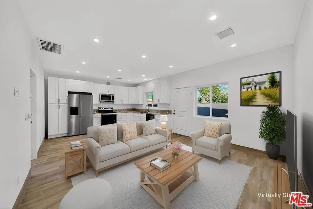 17625 Burbank Boulevard Encino, CA 91316