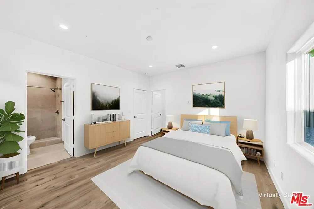 17625 Burbank Boulevard Encino, CA 91316