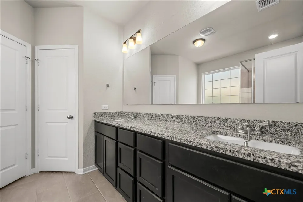 1906 Longmire Loop Temple, TX 76502