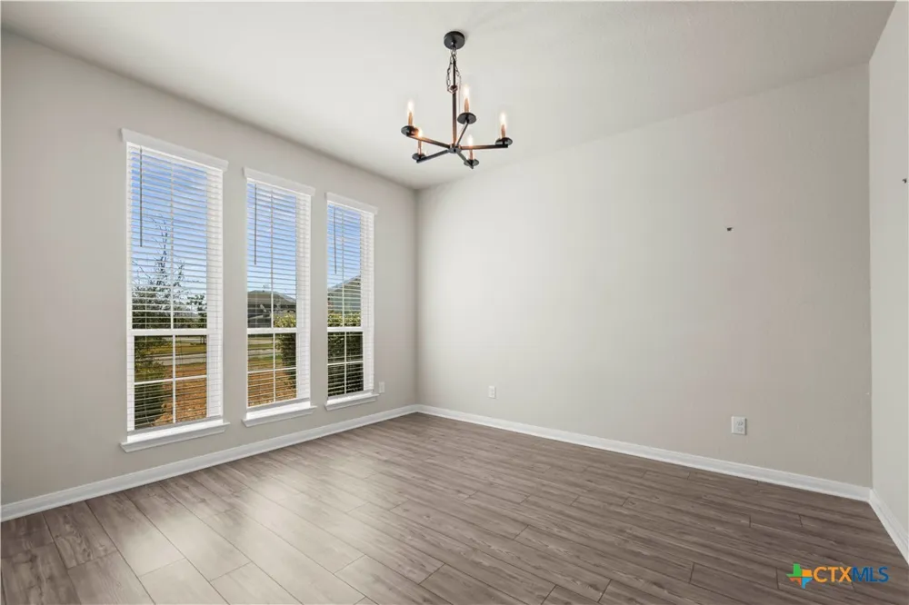 1906 Longmire Loop Temple, TX 76502