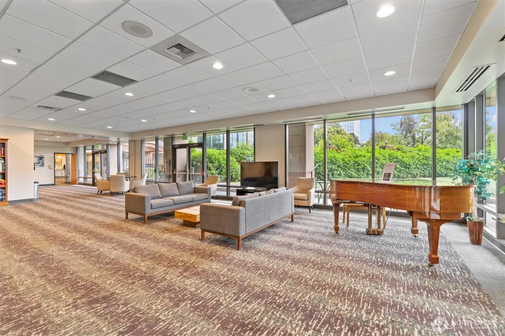 177 107th Ave NE #1204 Bellevue, WA 98004