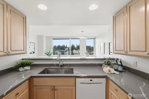 177 107th Ave NE #1204