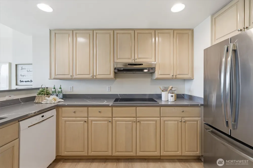 177 107th Ave NE #1204 Bellevue, WA 98004