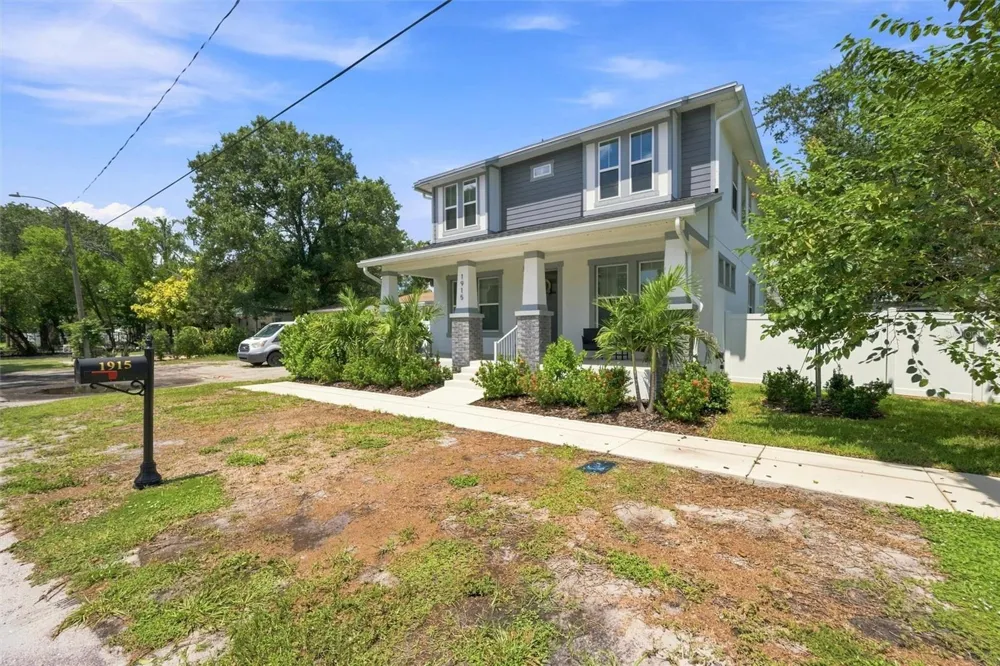 1915 W STATE STREET Tampa, FL 33606