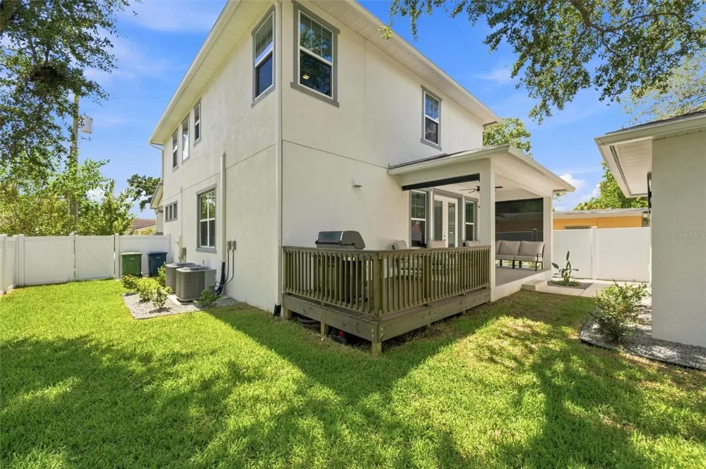 1915 W STATE STREET Tampa, FL 33606