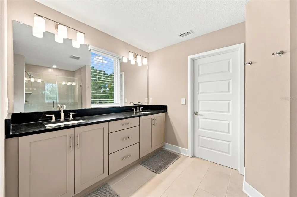 1915 W STATE STREET Tampa, FL 33606