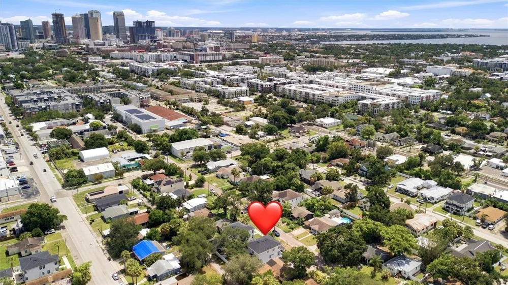 1915 W STATE STREET Tampa, FL 33606