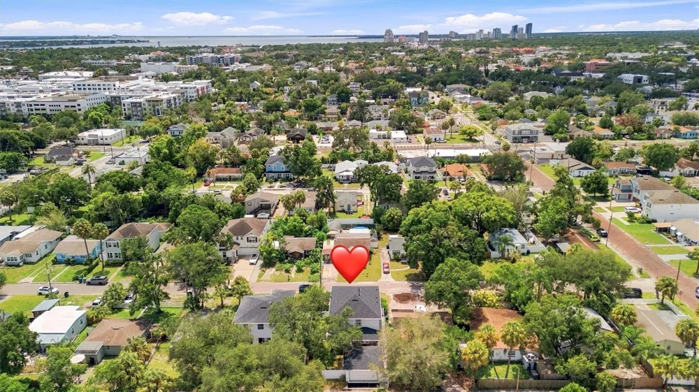 1915 W STATE STREET Tampa, FL 33606