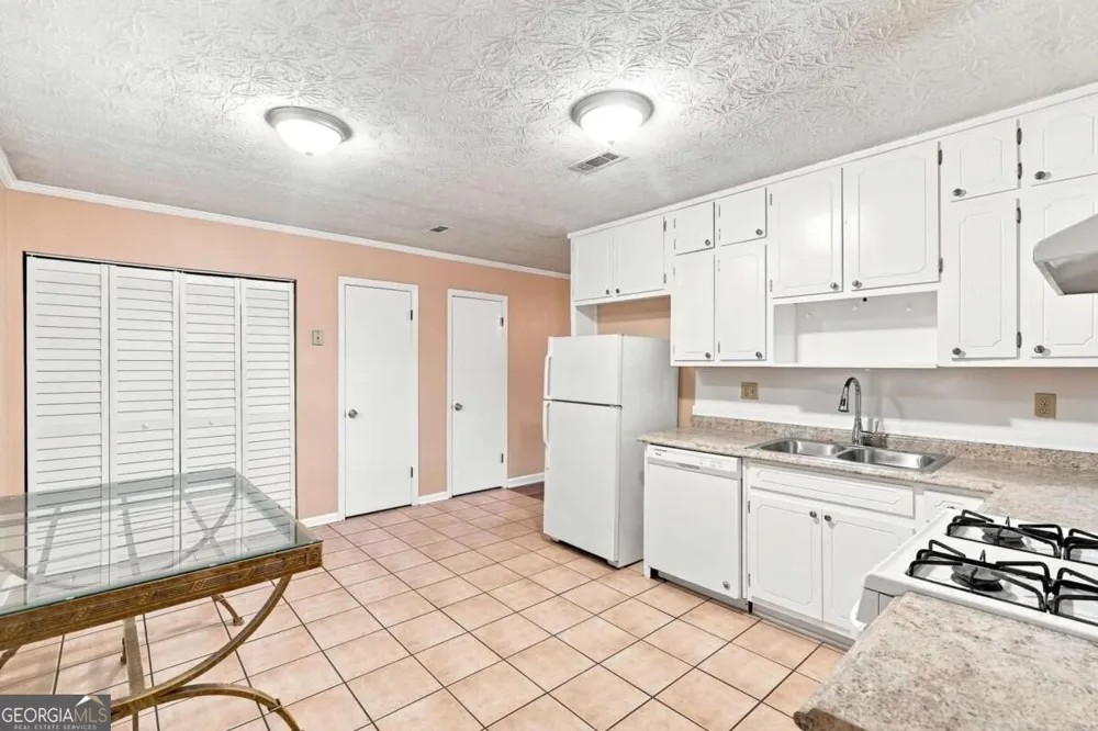 67 Rivercrest CT Riverdale, GA 30274