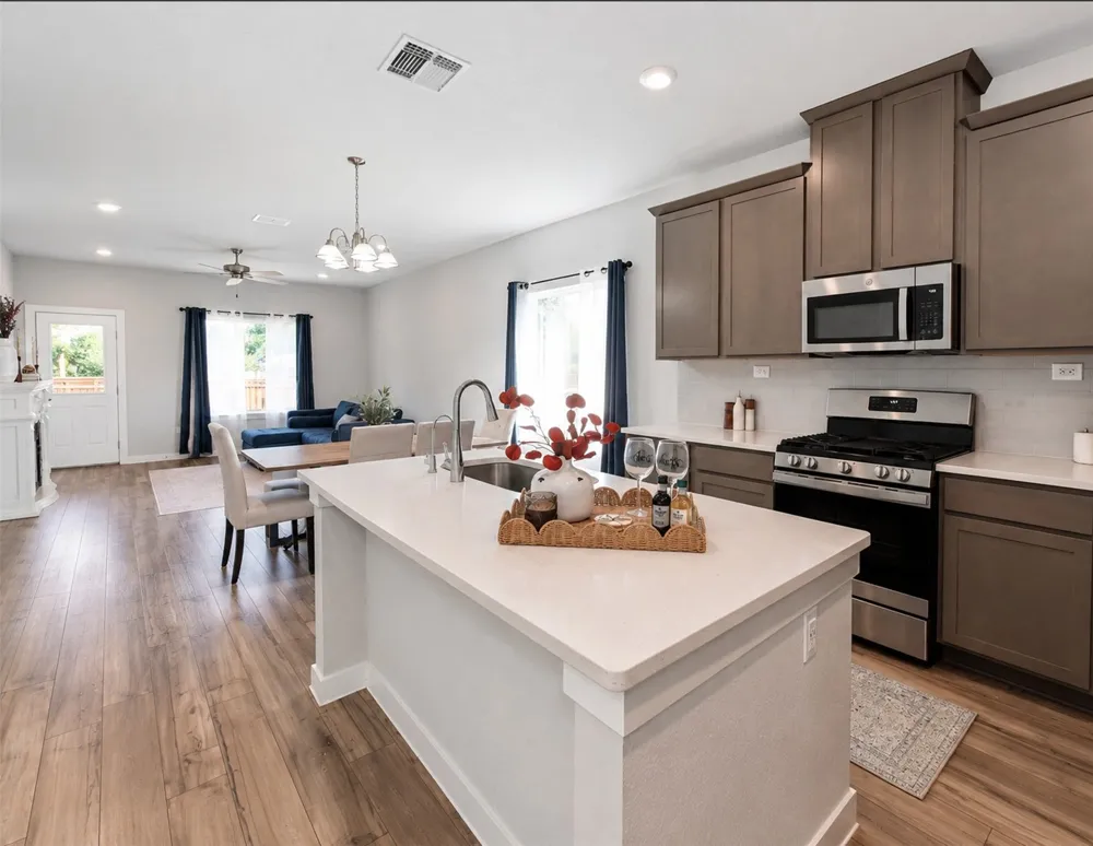 1924 Split Rock Road New Braunfels, TX 78130