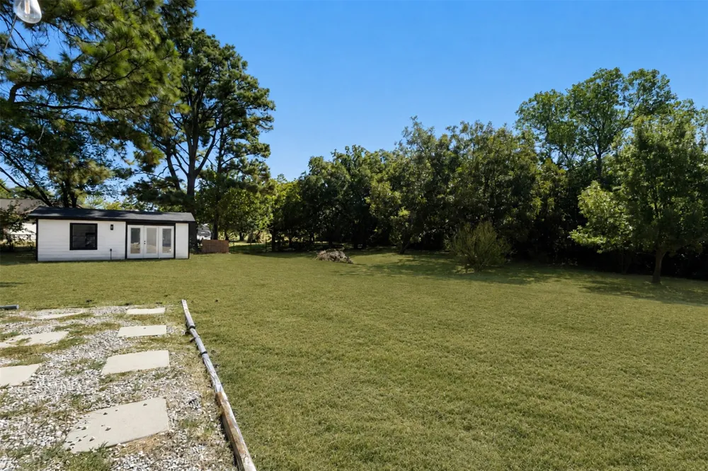 102 Amy Court Burleson, TX 76028