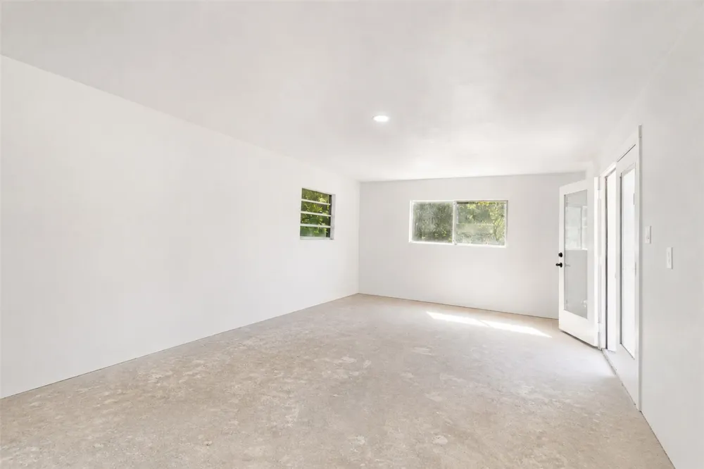 102 Amy Court Burleson, TX 76028