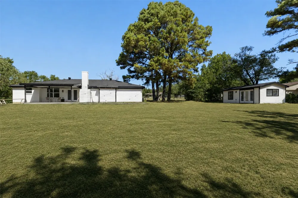 102 Amy Court Burleson, TX 76028