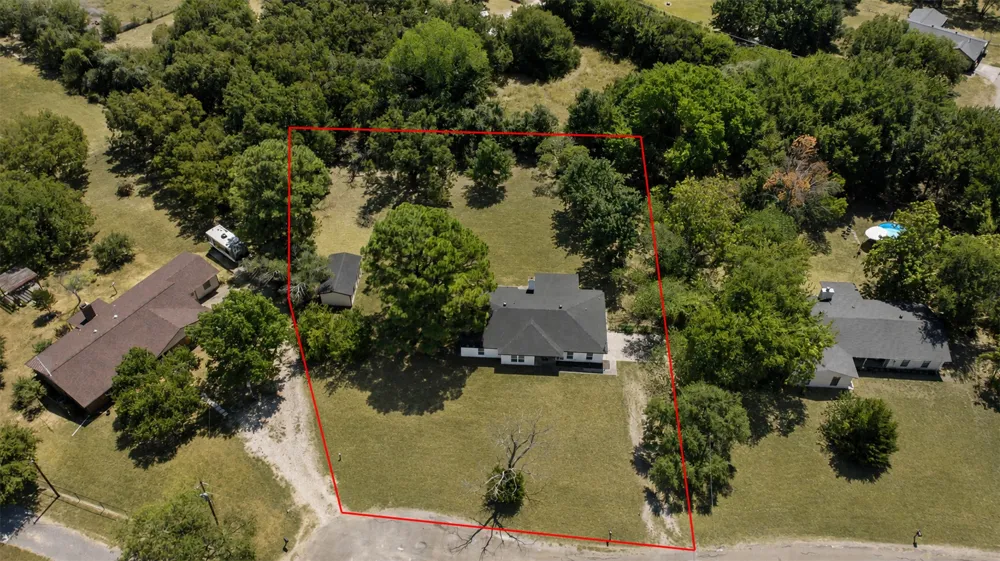 102 Amy Court Burleson, TX 76028