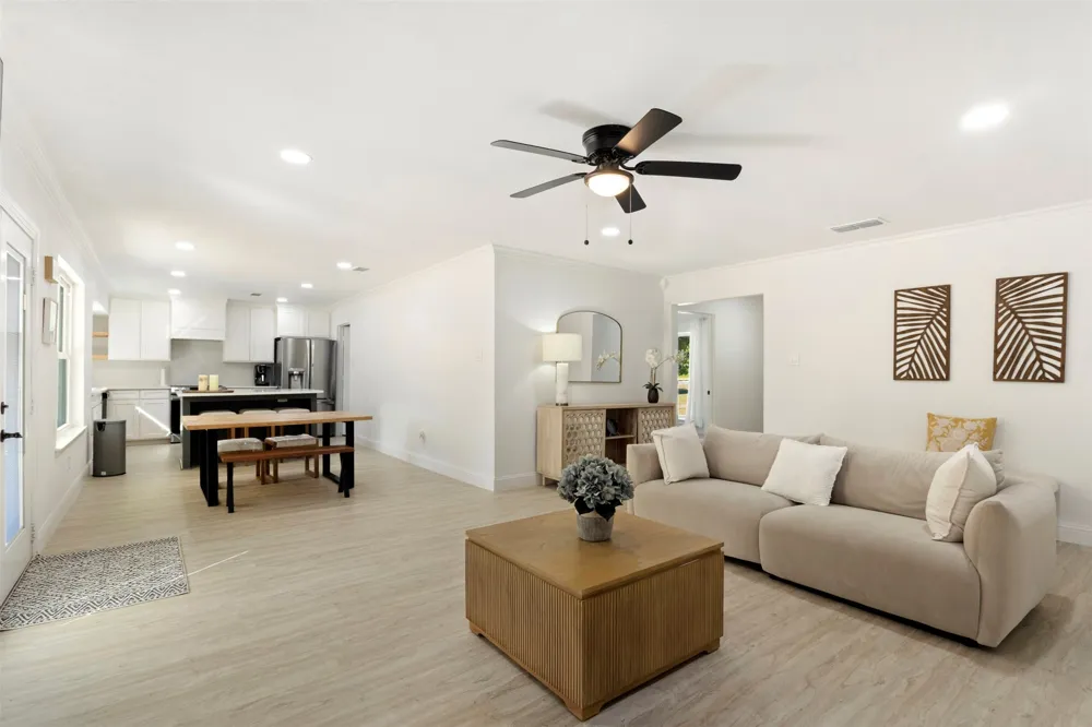 102 Amy Court Burleson, TX 76028