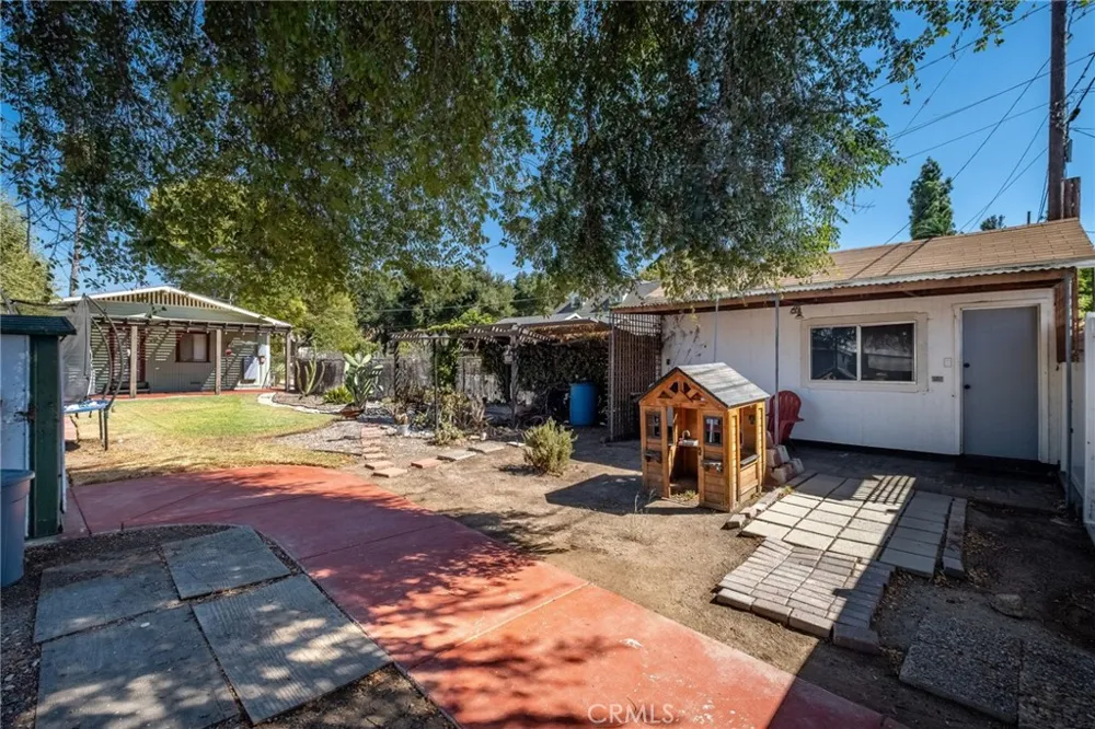 812 S Howard Corona, CA 92879