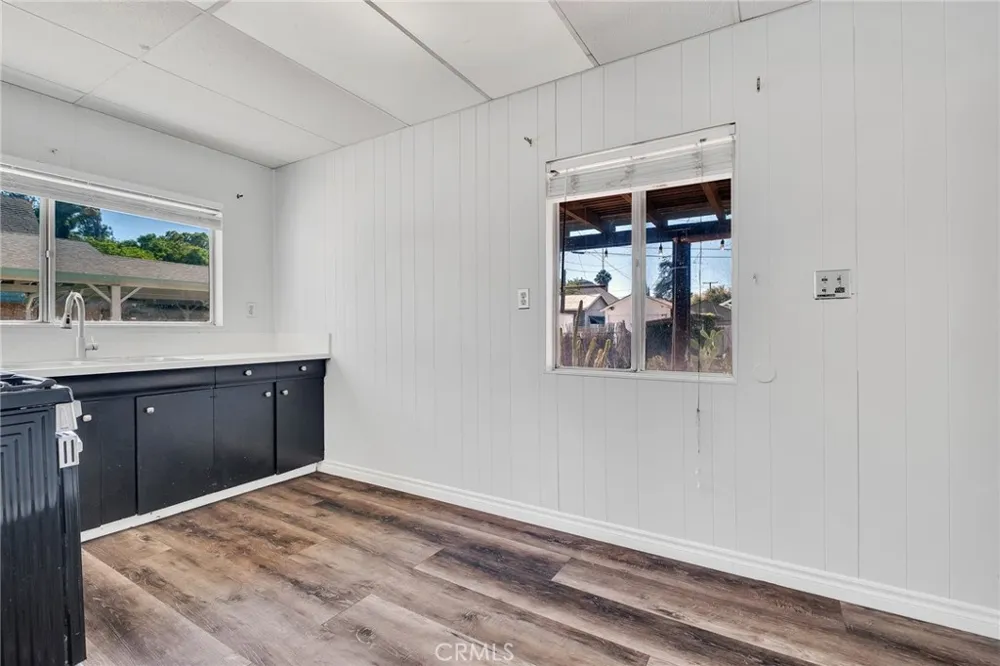 812 S Howard Corona, CA 92879