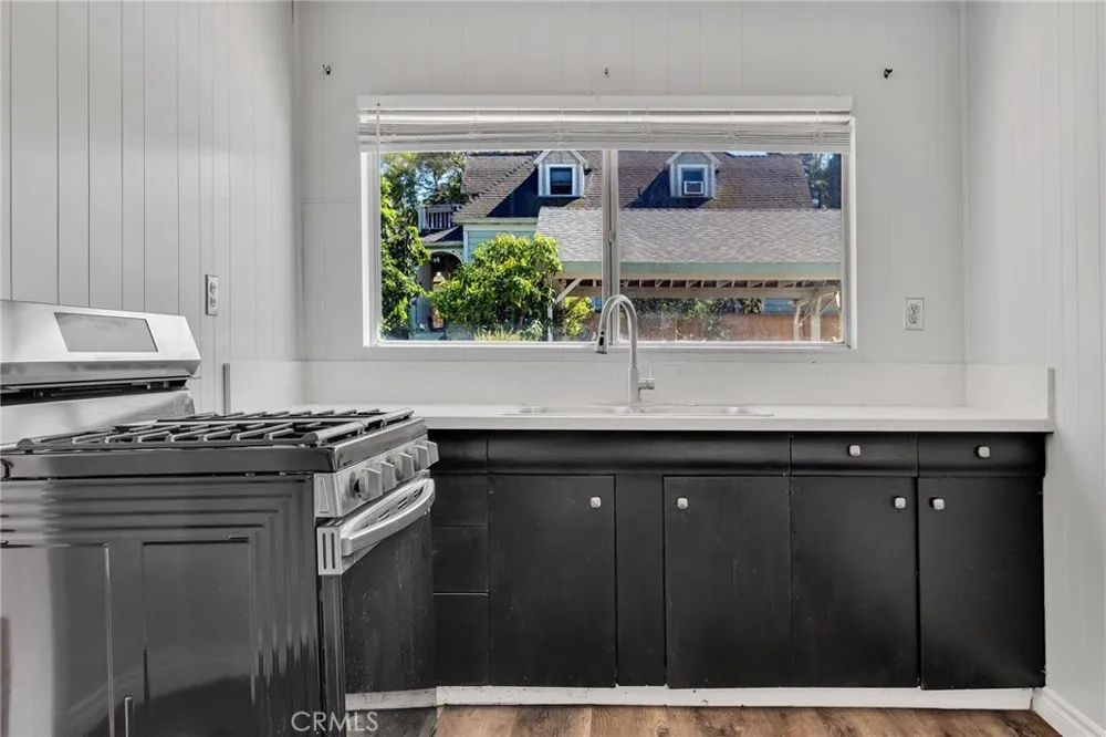 812 S Howard Corona, CA 92879