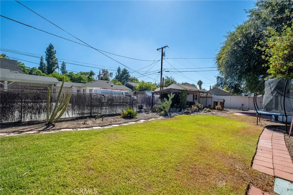 812 S Howard Corona, CA 92879