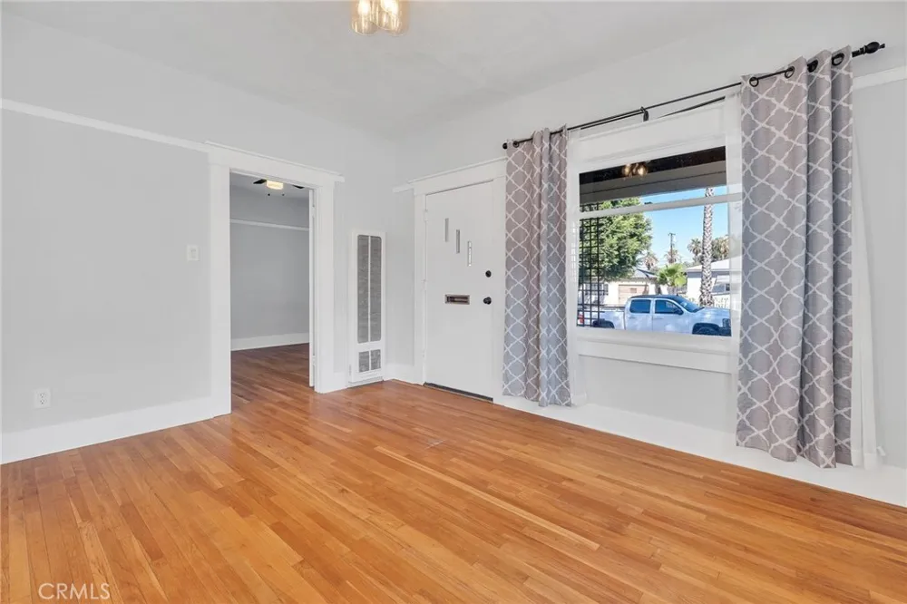812 S Howard Corona, CA 92879