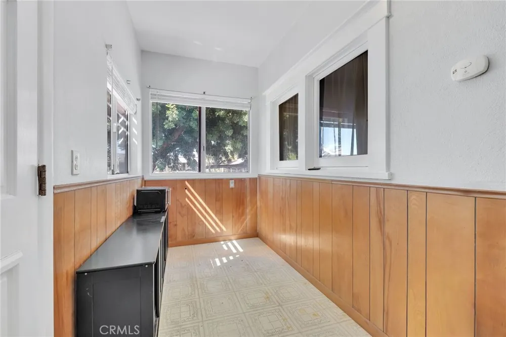 812 S Howard Corona, CA 92879