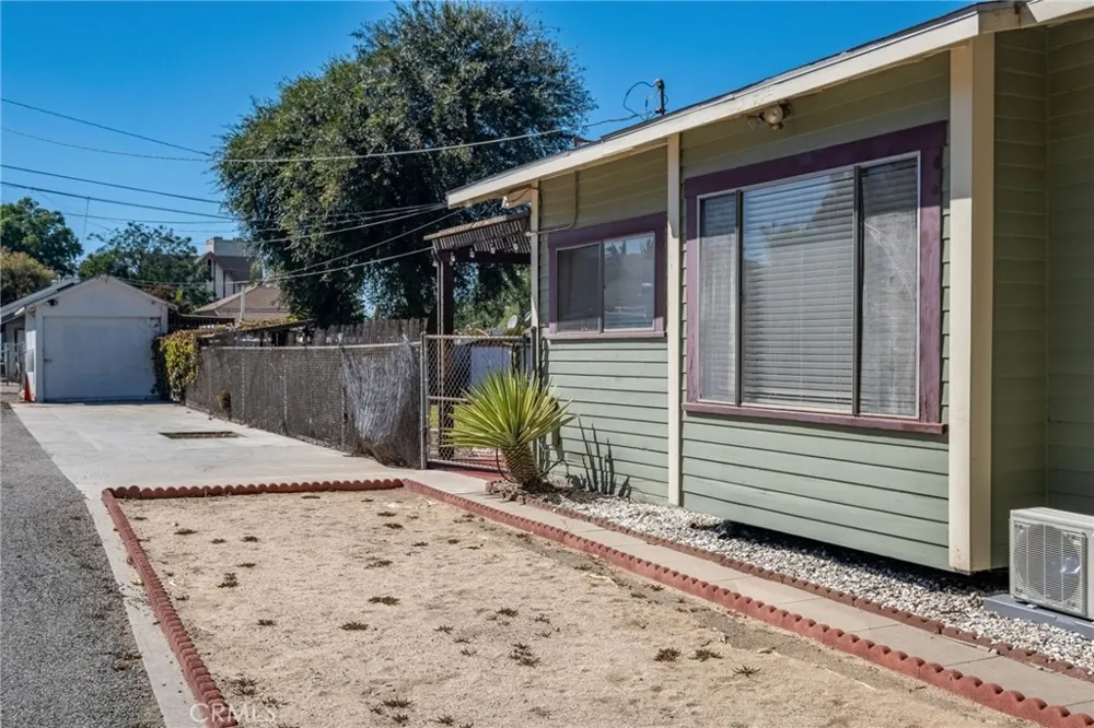 812 S Howard Corona, CA 92879