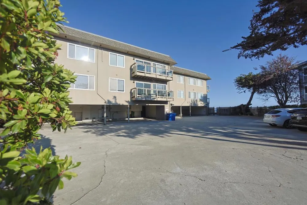 4820 Opal Cliff Drive #103 Capitola, CA 95010