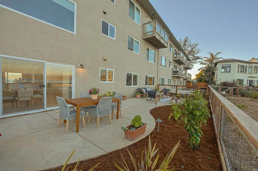 4820 Opal Cliff Drive #103 Capitola, CA 95010