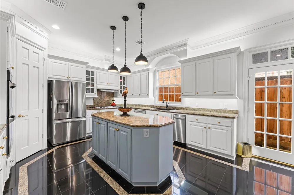 2222 Nantucket Drive #B Houston, TX 77057