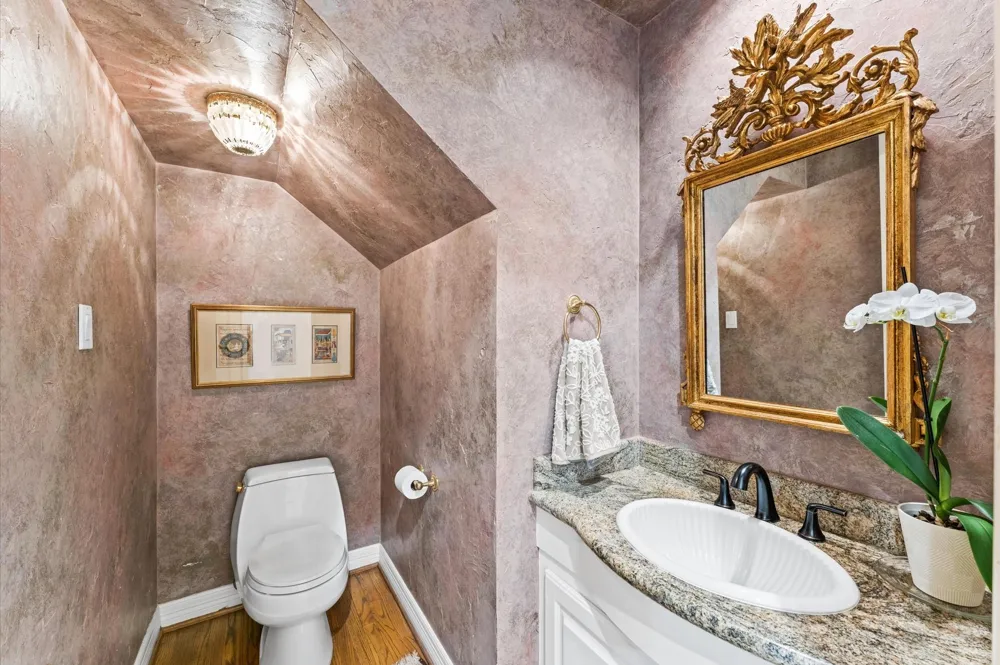 2222 Nantucket Drive #B Houston, TX 77057