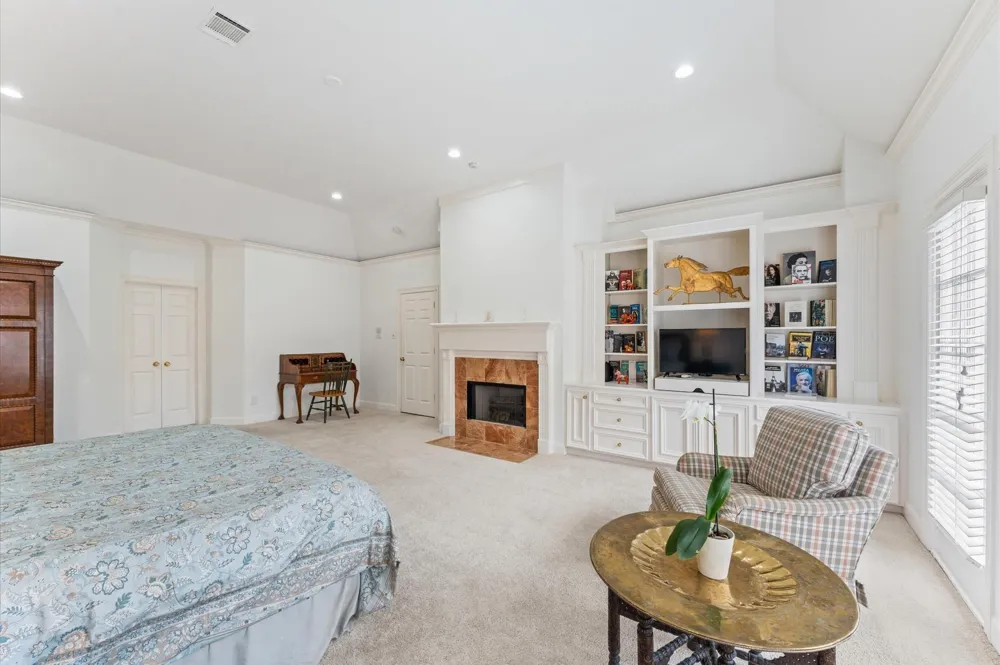 2222 Nantucket Drive #B Houston, TX 77057