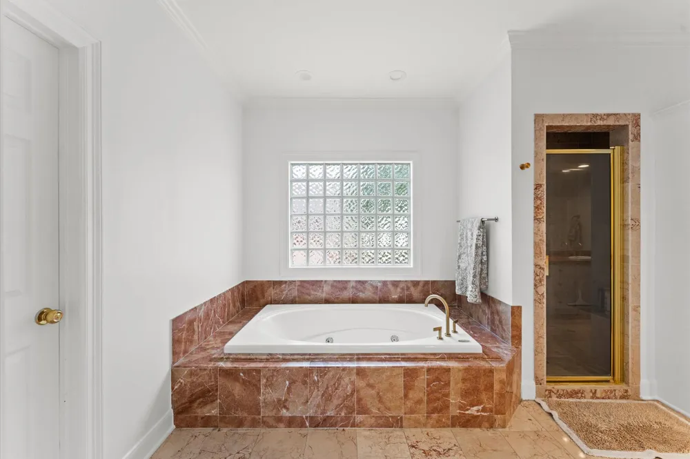 2222 Nantucket Drive #B Houston, TX 77057