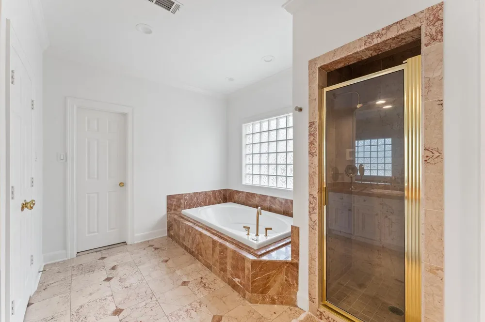 2222 Nantucket Drive #B Houston, TX 77057