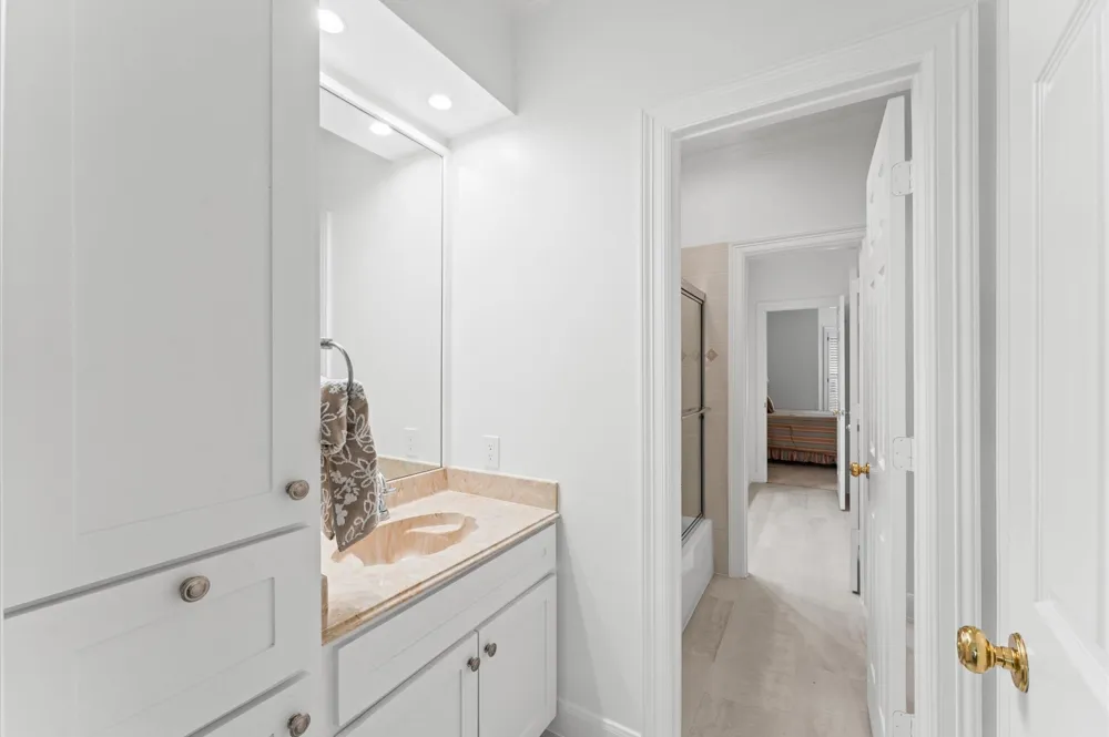 2222 Nantucket Drive #B Houston, TX 77057