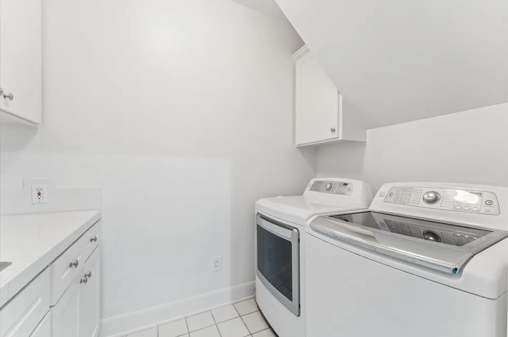 2222 Nantucket Drive #B Houston, TX 77057