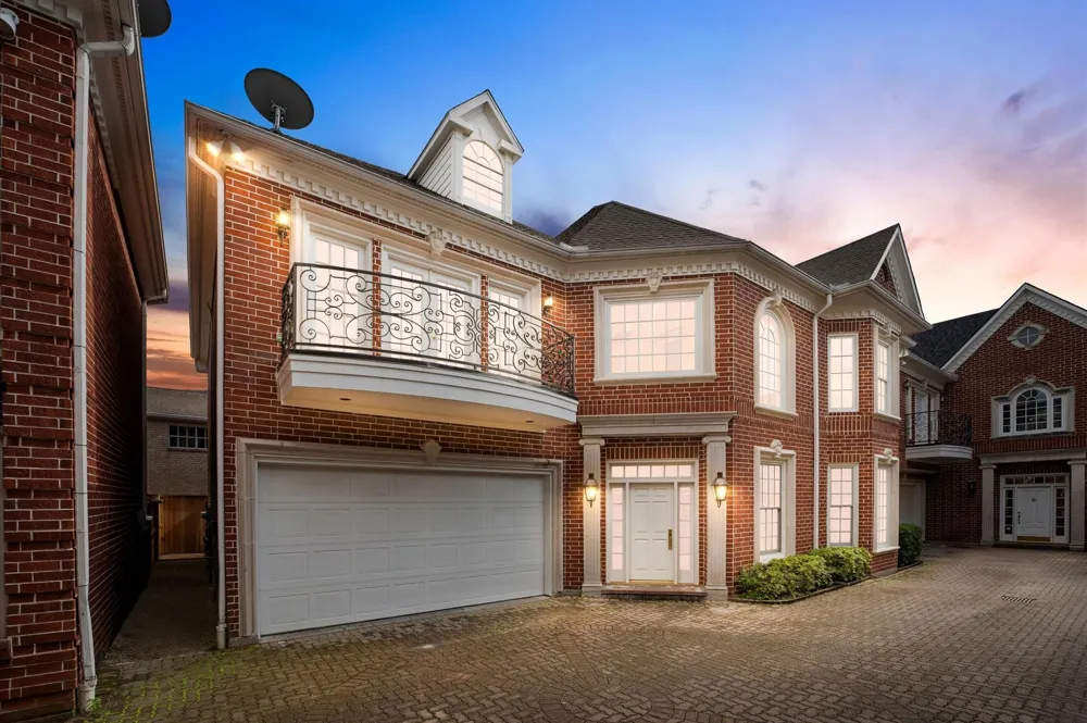 2222 Nantucket Drive #B Houston, TX 77057
