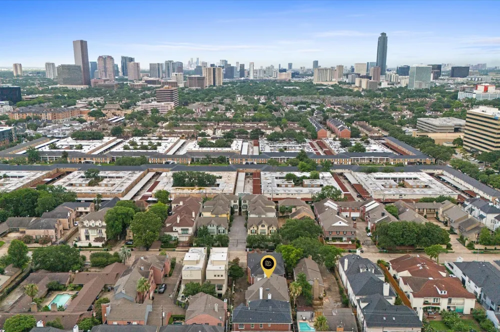 2222 Nantucket Drive #B Houston, TX 77057