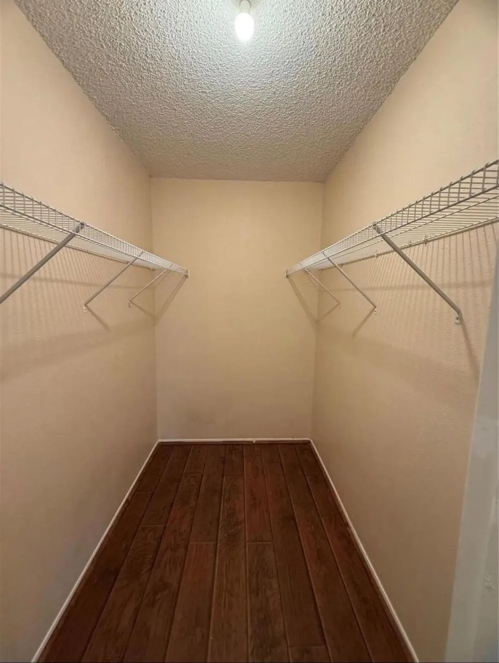 4027 Summit Valley Drive Houston, TX 77082
