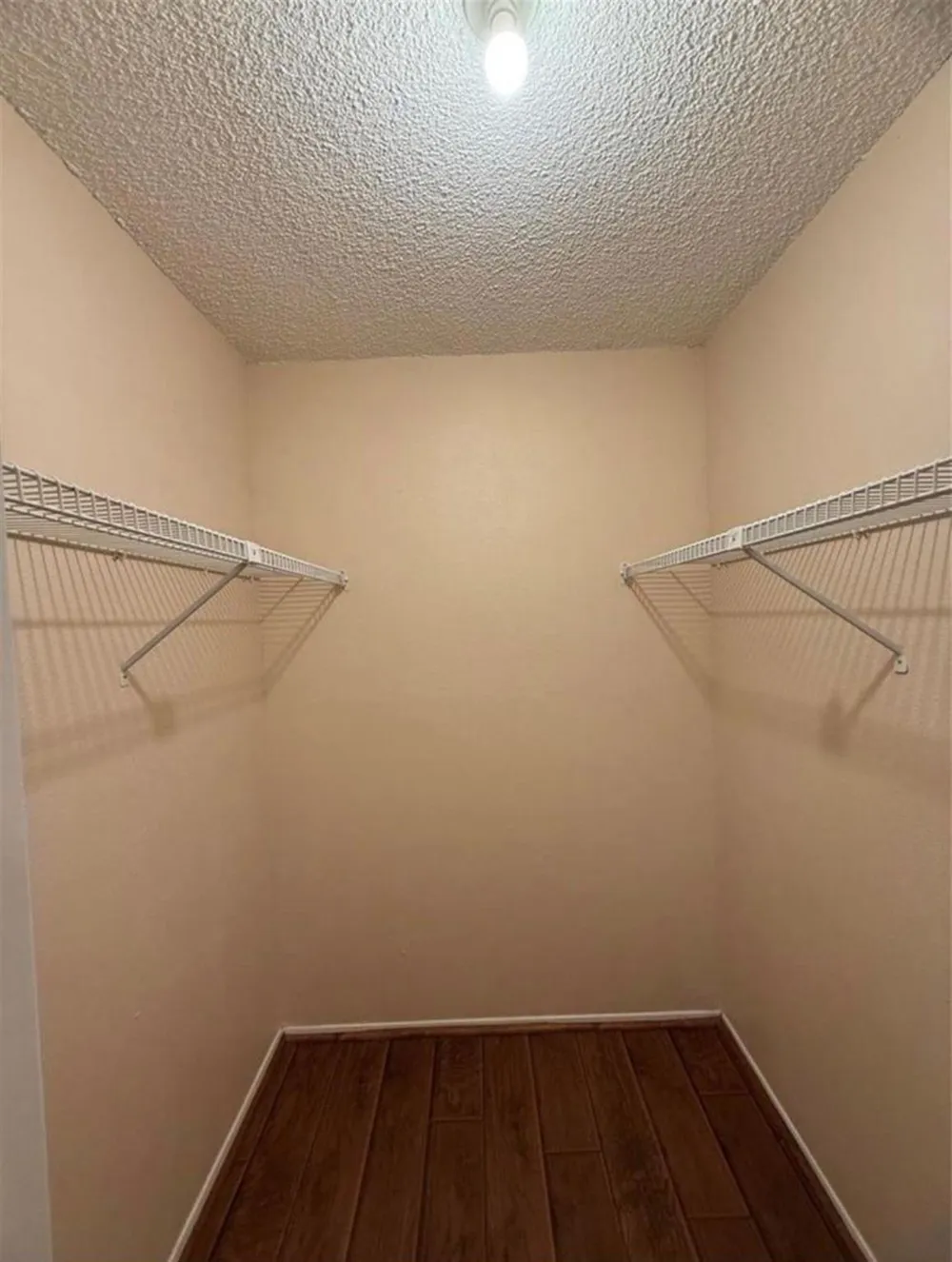 4027 Summit Valley Drive Houston, TX 77082